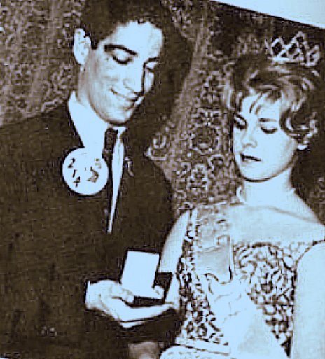 Gary Hirsh crowns Sue Cass, Miss 214
