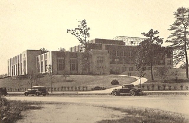 CHS at Broad &amp; OIney 1939